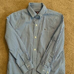 Vineyard Vines light blue (hydrangea) check cotton button down EUC. Size 7.